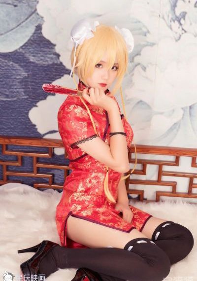 大佬下山：开局成为男秘
