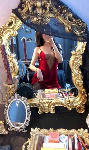 小小的她