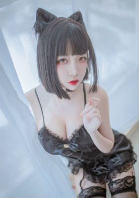 冲浪女孩布鲁娜